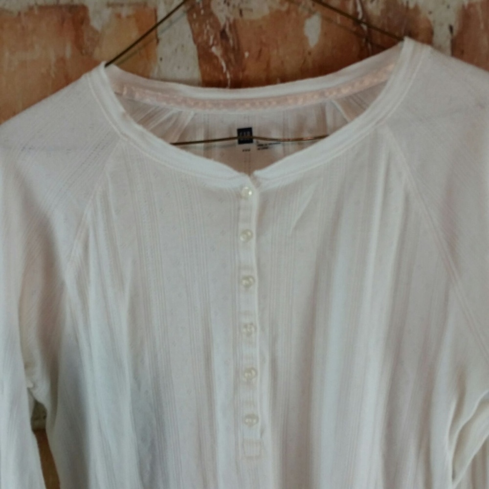 GAP WOMEN'S SHIRT SIZE L
